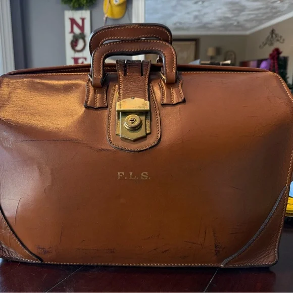 Lawyer’s brown Leather Men's Bag - Picture 1 of 15
